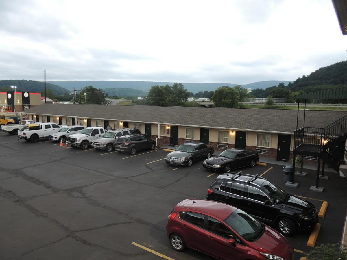 Super 8 By Wyndham Mifflinville Near Bloomsburg Extérieur photo